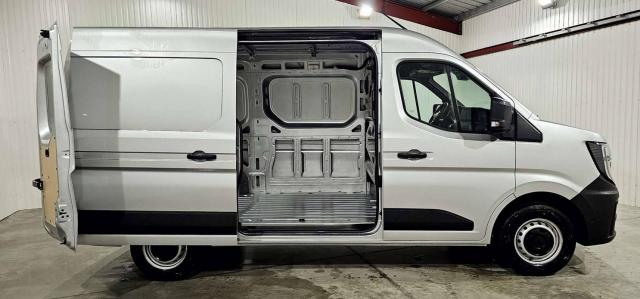 Renault Master image 1