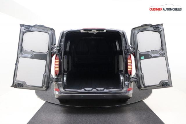 Volkswagen Transporter image 6