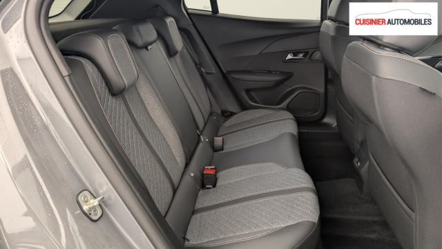 Peugeot 2008 image 8