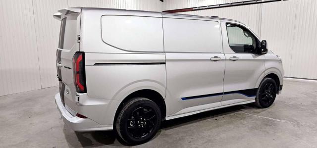 Ford Transit Custom image 8