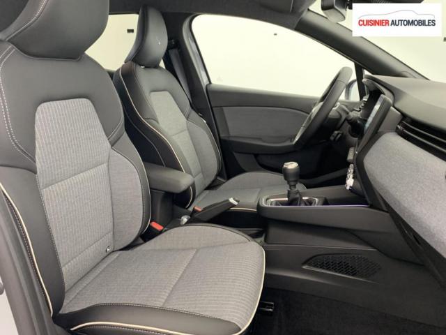 Renault Clio image 8