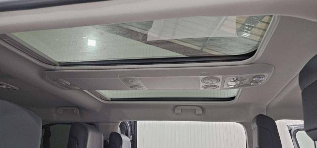 Peugeot Traveller image 7