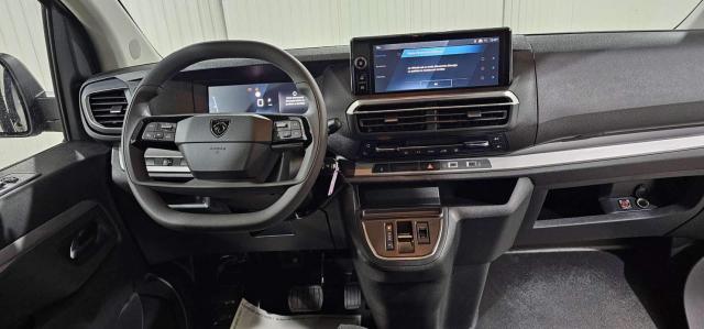 Peugeot Traveller image 3