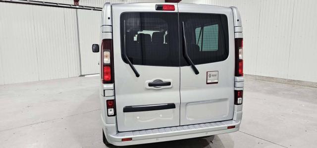 Renault Trafic image 2