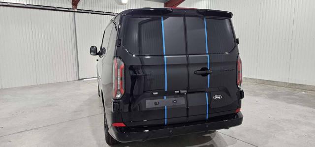 Ford Transit Custom image 3