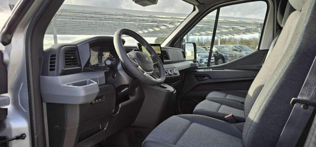 Renault Master image 2