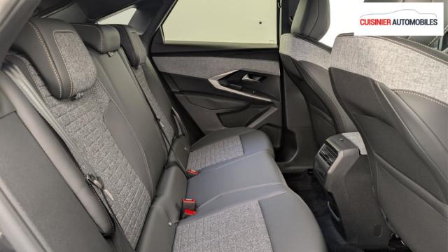 Peugeot 3008 image 2