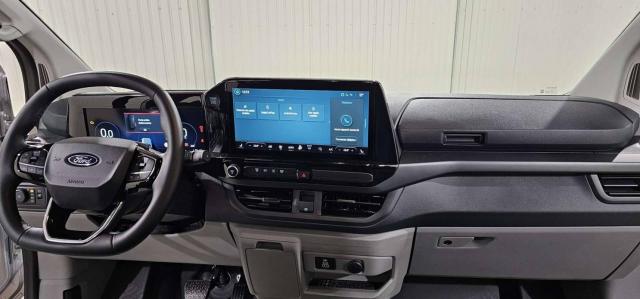Ford Transit Custom image 3
