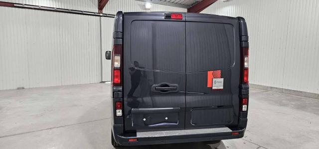 Renault Trafic image 2