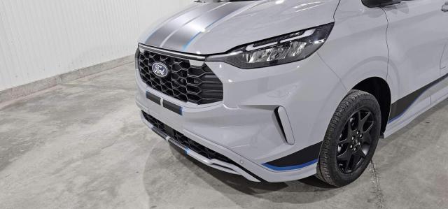 Ford Transit Custom image 8