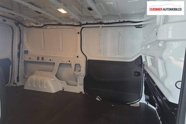 Renault Trafic image 2