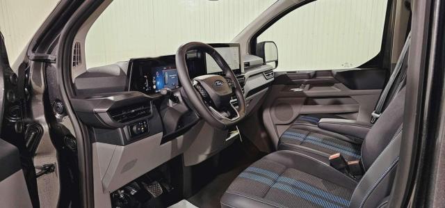 Ford Transit Custom image 4