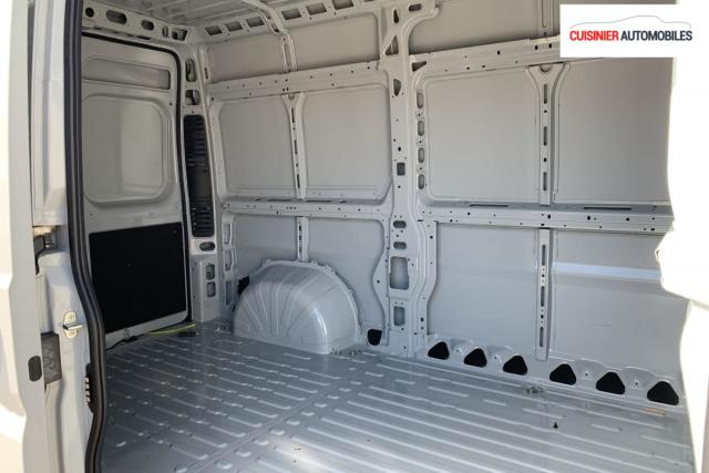 Peugeot Boxer image 2