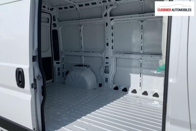 Peugeot Boxer image 1