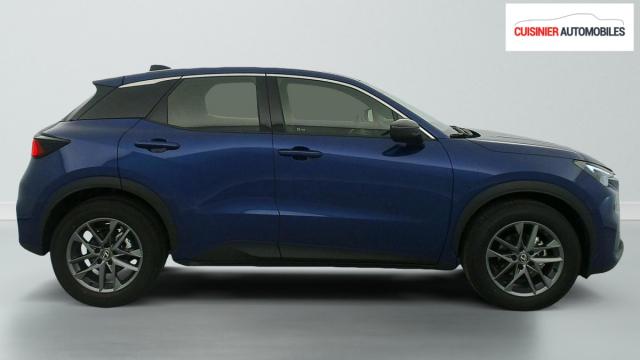 Lexus Lbx image 8