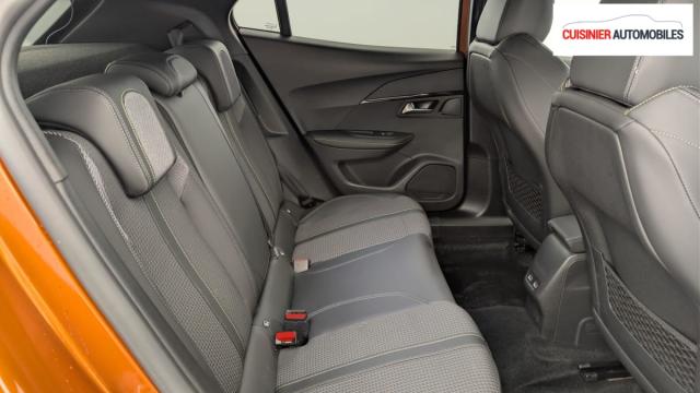 Peugeot 2008 image 1