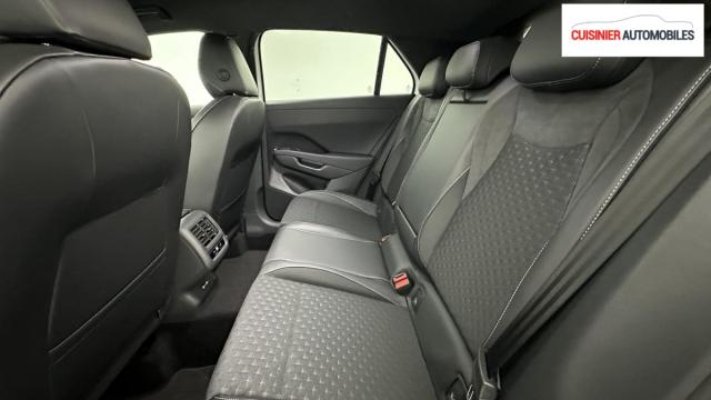 Volkswagen T-Roc image 6