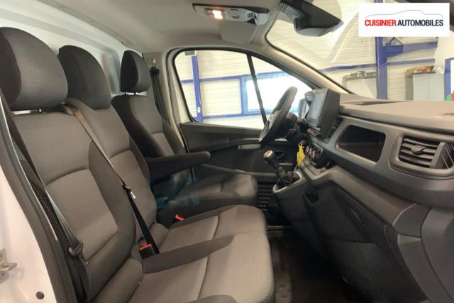 Renault Trafic image 8