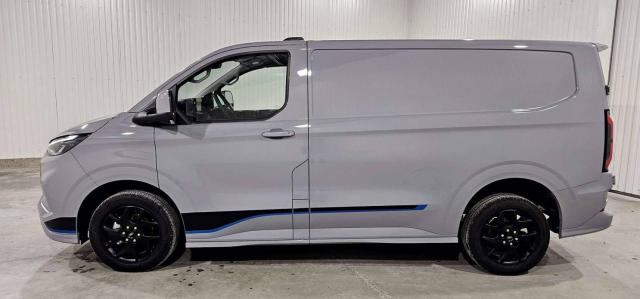 Ford Transit Custom image 3