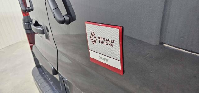 Renault Trafic image 2