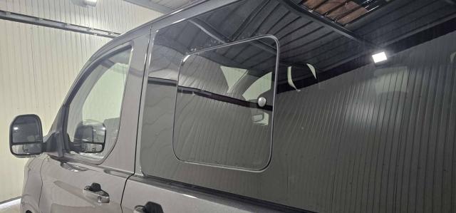 Ford Transit Custom image 3