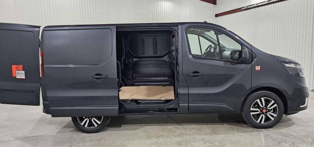 Renault Trafic image 9