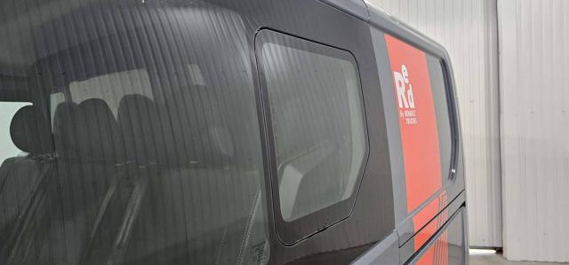 Renault Trafic image 2