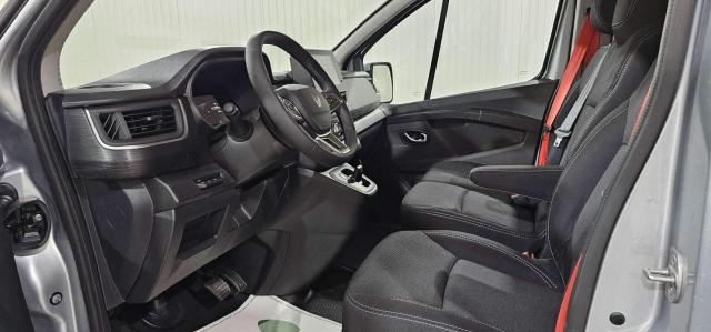 Renault Trafic image 8