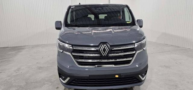 Renault Trafic image 2