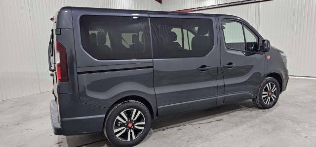 Renault Trafic image 2