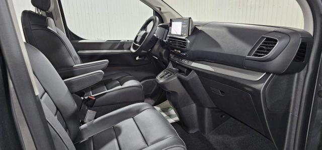 Peugeot Traveller image 8