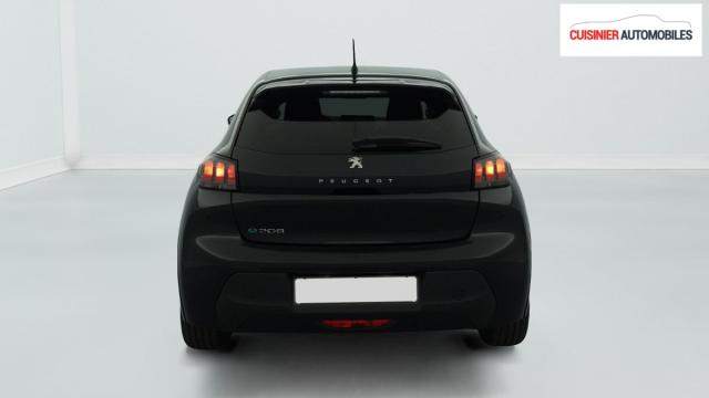 Peugeot 208 image 8