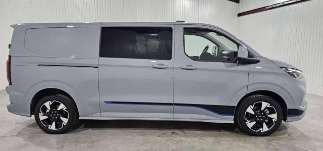 Ford Transit Custom image 8