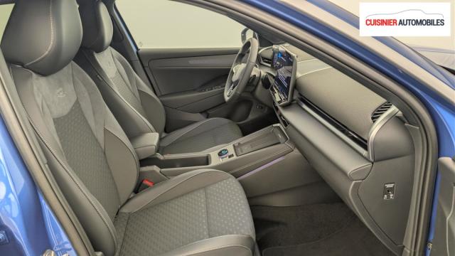 Volkswagen T-Roc image 2