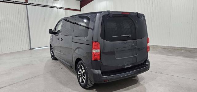 Peugeot Traveller image 1