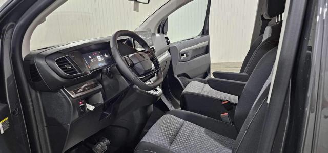 Peugeot Traveller image 3