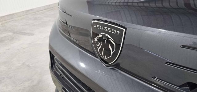 Peugeot Traveller image 8