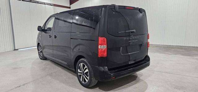 Peugeot Traveller image 1