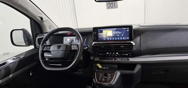 Peugeot Traveller image 2