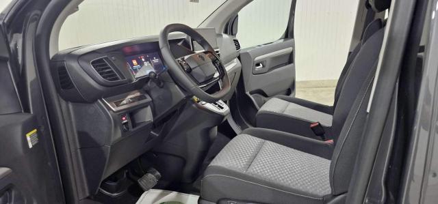 Peugeot Traveller image 8