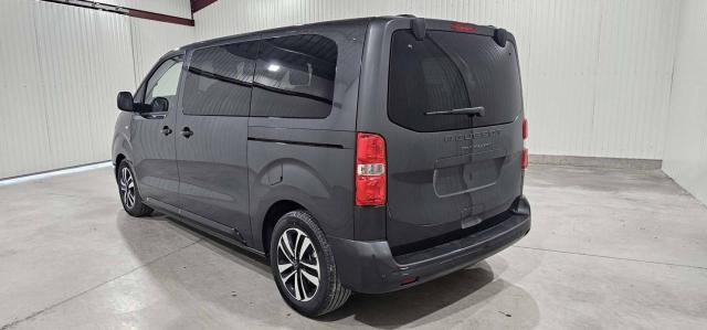 Peugeot Traveller image 1