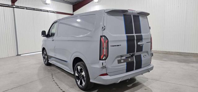 Ford Transit Custom image 3