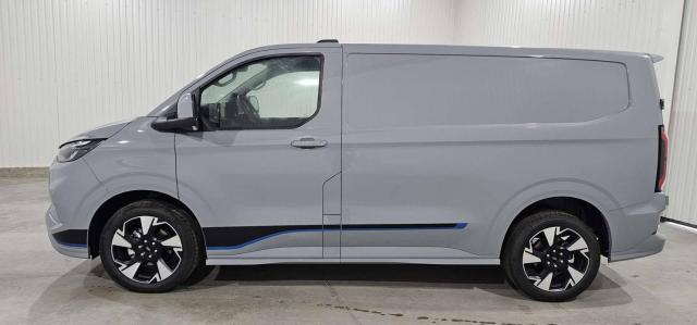 Ford Transit Custom image 8