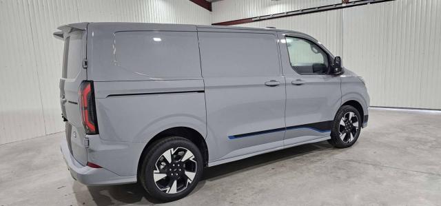 Ford Transit Custom image 3