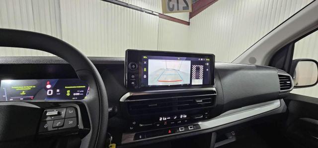 Peugeot Traveller image 6