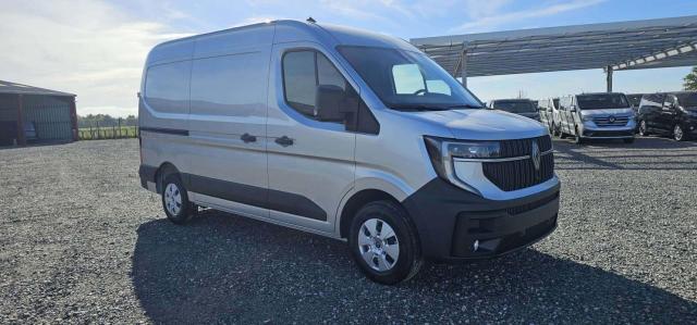 Renault Master image 2