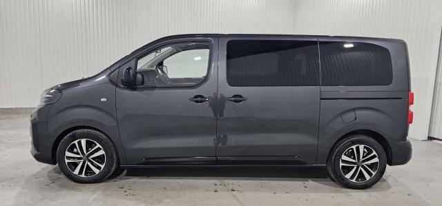 Peugeot Traveller image 1