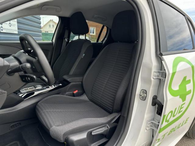 Peugeot E-208 image 2