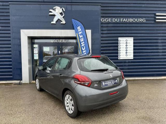 Peugeot 208 image 5