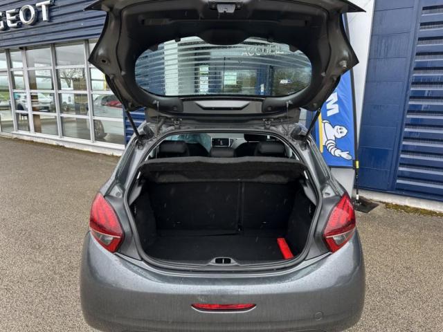 Peugeot 208 image 1